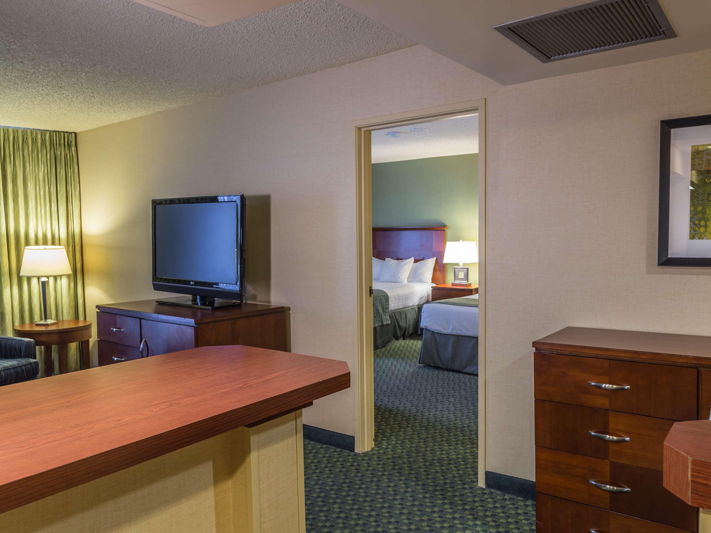อควาเรียส กาสิโน รีสอร์ต Hotel ลาฟลิน ภายนอก รูปภาพ